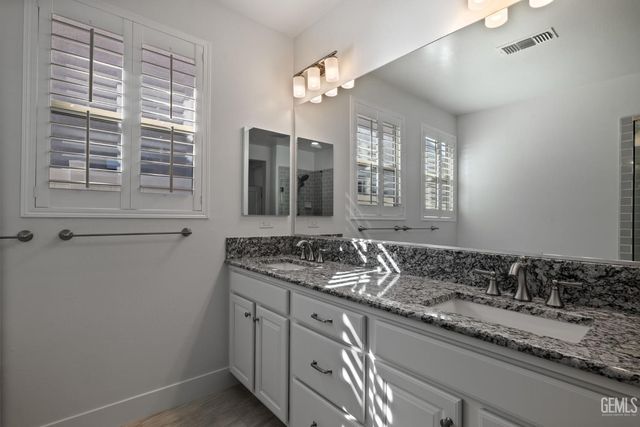 14706 Pemberley Passage Avenue, Bakersfield, CA 93311