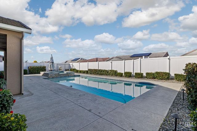 14706 Pemberley Passage Avenue, Bakersfield, CA 93311