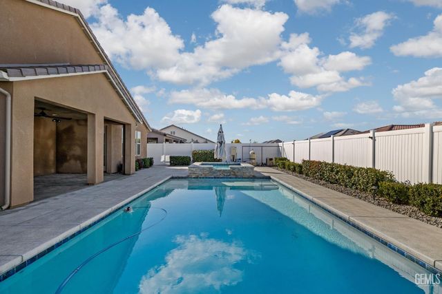 14706 Pemberley Passage Avenue, Bakersfield, CA 93311