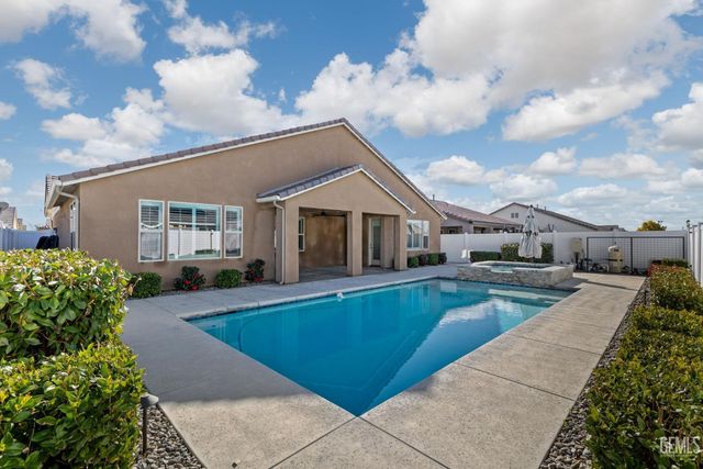 14706 Pemberley Passage Avenue, Bakersfield, CA 93311