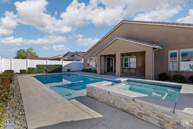 14706 Pemberley Passage Avenue, Bakersfield, CA 93311