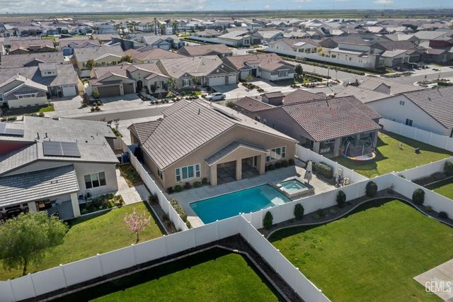 14706 Pemberley Passage Avenue, Bakersfield, CA 93311