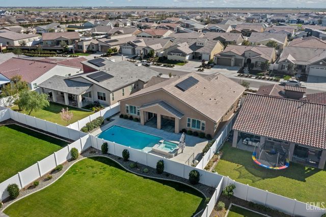 14706 Pemberley Passage Avenue, Bakersfield, CA 93311