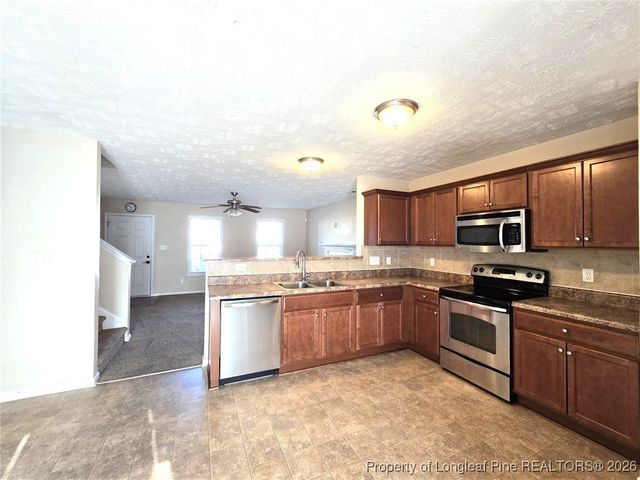 5241 Goshawk Drive, Hope Mills, NC 28348