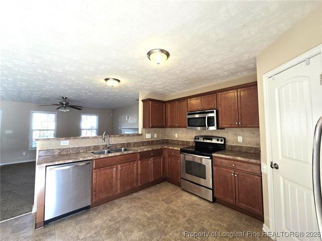 5241 Goshawk Drive, Hope Mills, NC 28348