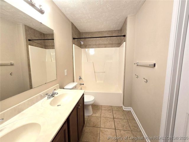 5241 Goshawk Drive, Hope Mills, NC 28348