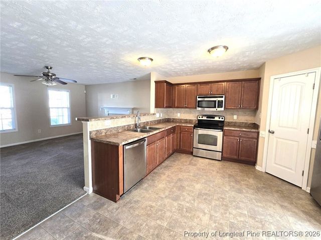 5241 Goshawk Drive, Hope Mills, NC 28348