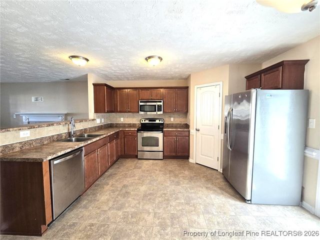 5241 Goshawk Drive, Hope Mills, NC 28348