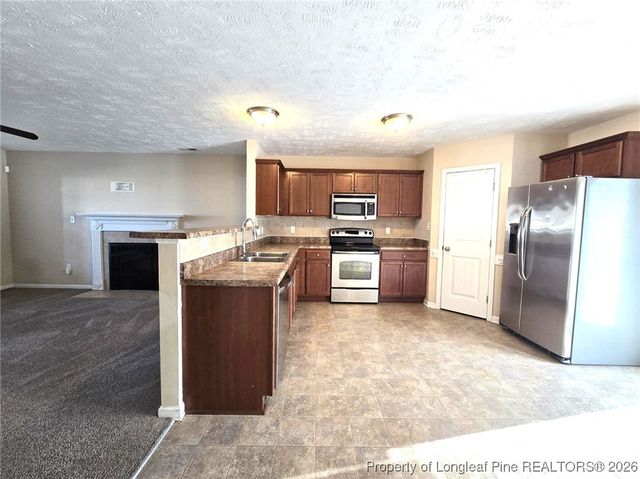 5241 Goshawk Drive, Hope Mills, NC 28348