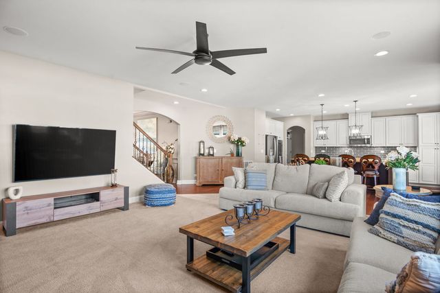 946 Glacial Falls Drive, Gilberts, IL 60136