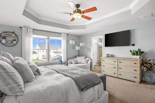 946 Glacial Falls Drive, Gilberts, IL 60136