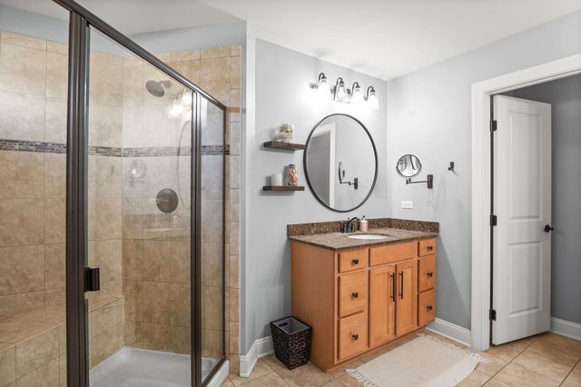 946 Glacial Falls Drive, Gilberts, IL 60136