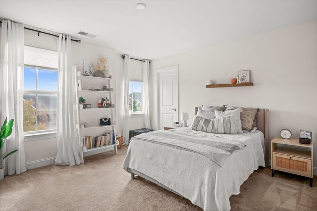 946 Glacial Falls Drive, Gilberts, IL 60136