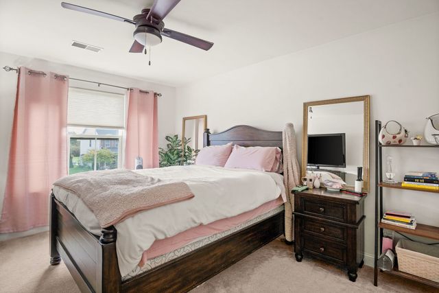 946 Glacial Falls Drive, Gilberts, IL 60136