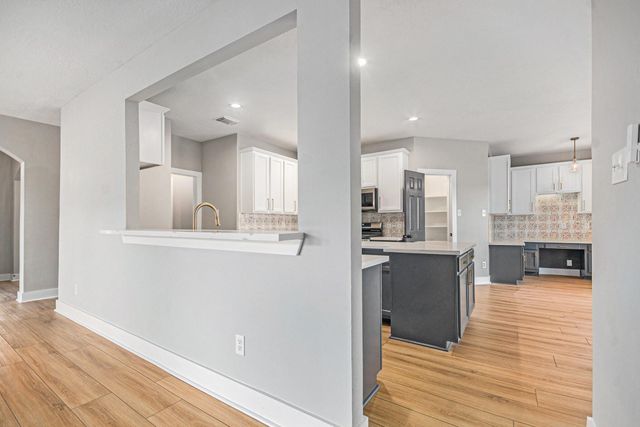 7643 Rainbow Bend Drive, Pasadena, TX 77505