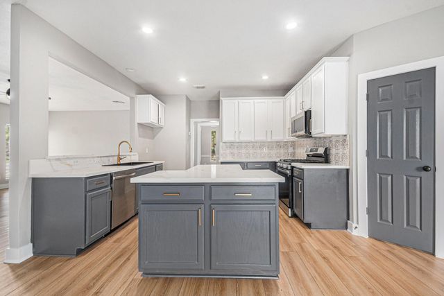 7643 Rainbow Bend Drive, Pasadena, TX 77505