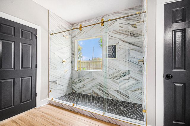 7643 Rainbow Bend Drive, Pasadena, TX 77505