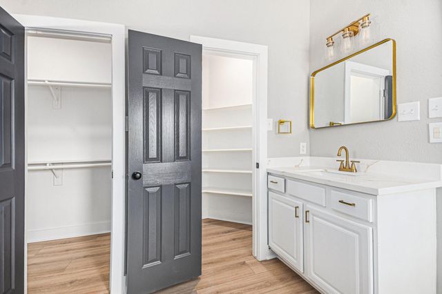 7643 Rainbow Bend Drive, Pasadena, TX 77505