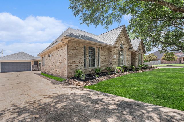 7643 Rainbow Bend Drive, Pasadena, TX 77505