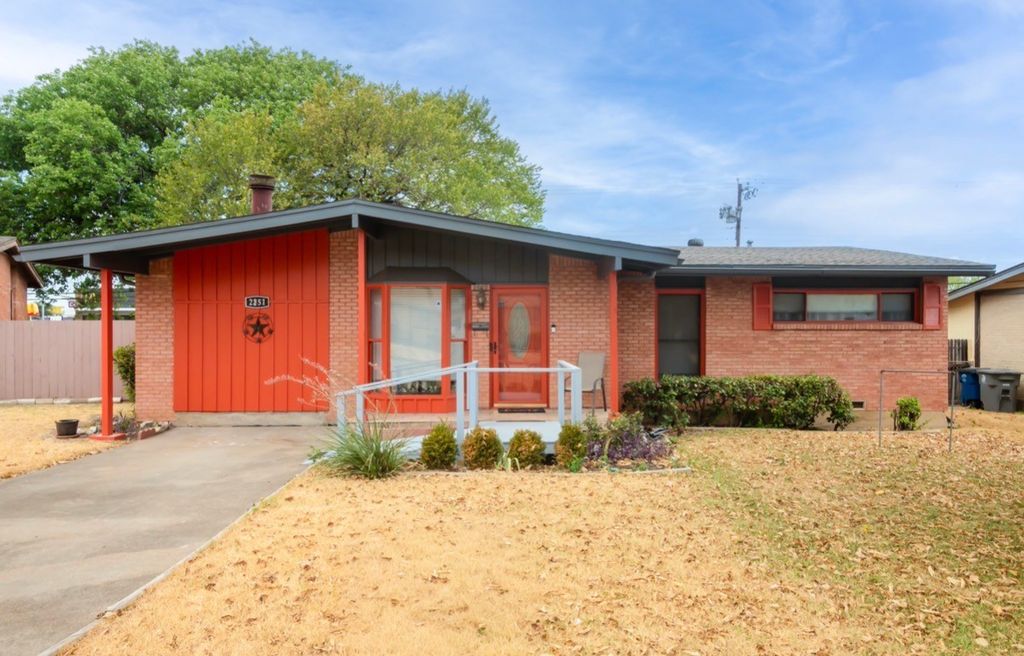 2251 Myrtlewood Drive, Dallas, TX 75232 — exterior