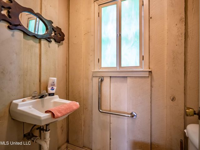 104 Shagbark Drive, Batesville, MS 38606