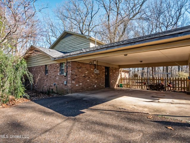 104 Shagbark Drive, Batesville, MS 38606