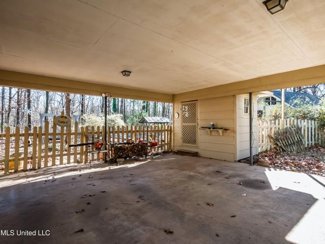 104 Shagbark Drive, Batesville, MS 38606