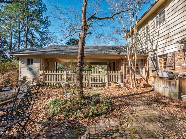 104 Shagbark Drive, Batesville, MS 38606