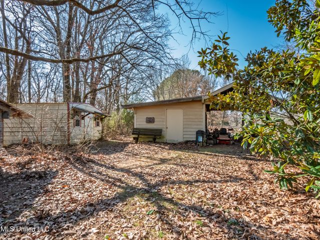104 Shagbark Drive, Batesville, MS 38606