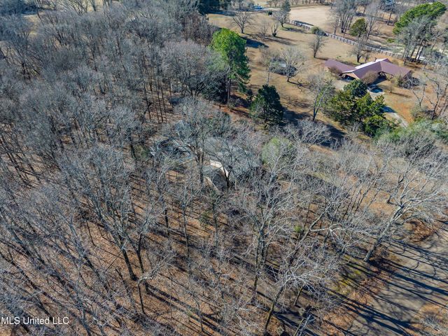 104 Shagbark Drive, Batesville, MS 38606