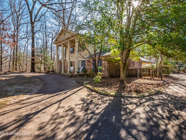 104 Shagbark Drive, Batesville, MS 38606