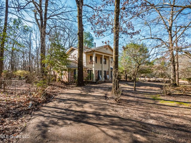 104 Shagbark Drive, Batesville, MS 38606