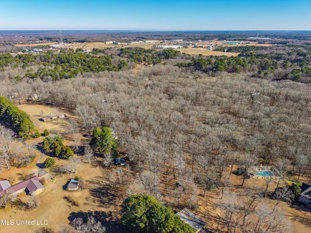 104 Shagbark Drive, Batesville, MS 38606