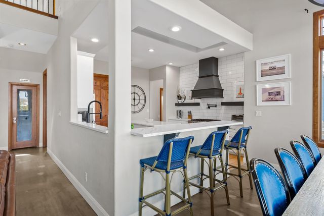 10512 Lake Park DR, Dripping Springs, TX 78620