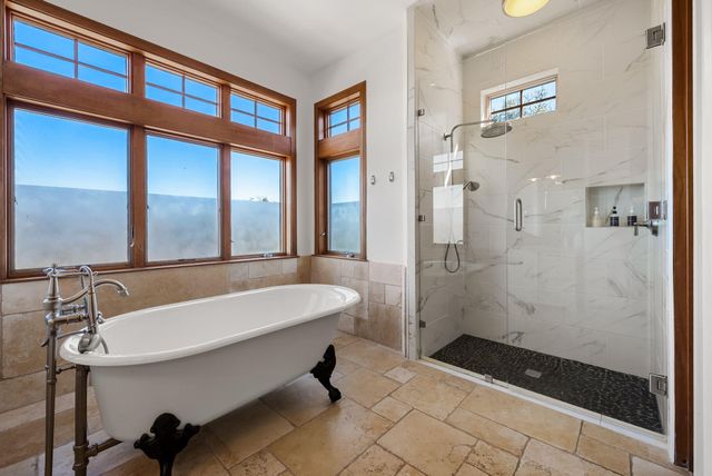 10512 Lake Park DR, Dripping Springs, TX 78620