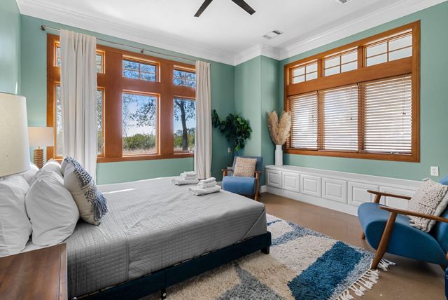 10512 Lake Park DR, Dripping Springs, TX 78620