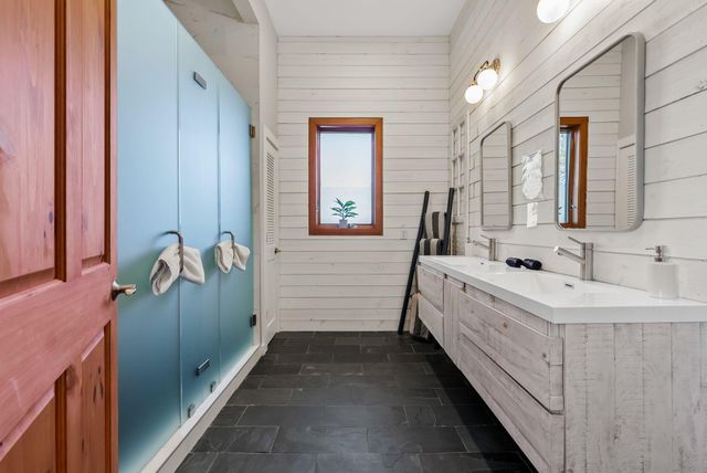 10512 Lake Park DR, Dripping Springs, TX 78620