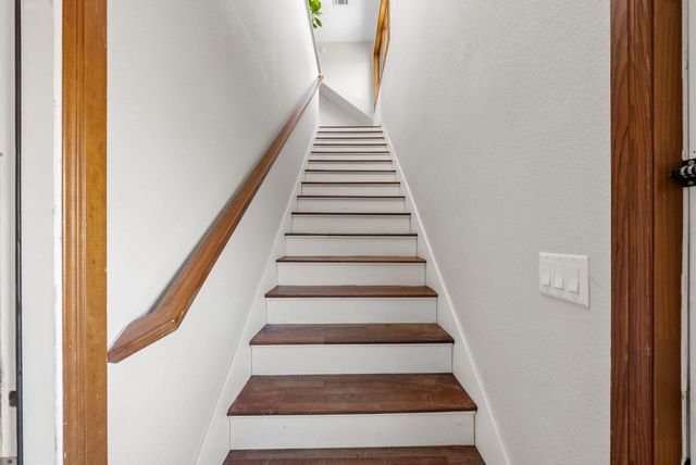 10512 Lake Park DR, Dripping Springs, TX 78620