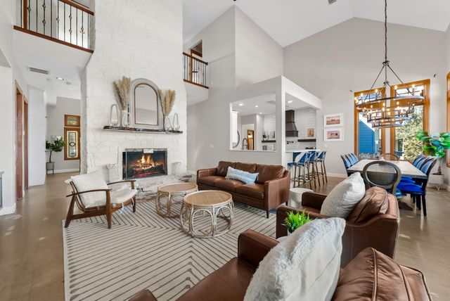 10512 Lake Park DR, Dripping Springs, TX 78620