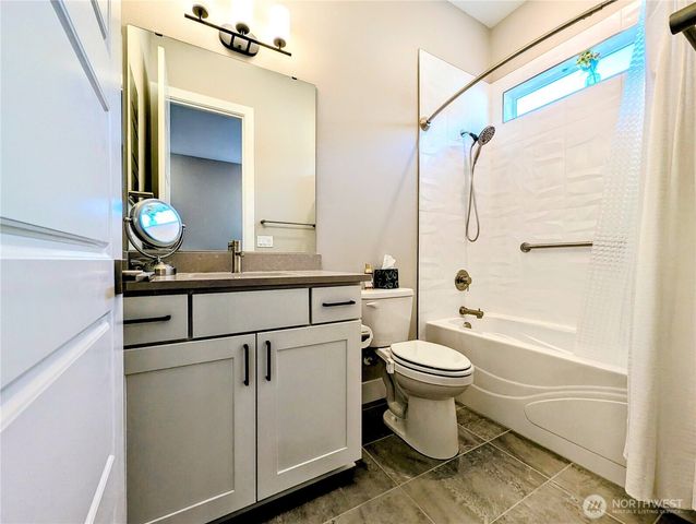 15528 174th Avenue Ct E, Bonney Lake, WA 98391