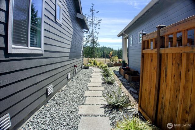 15528 174th Avenue Ct E, Bonney Lake, WA 98391