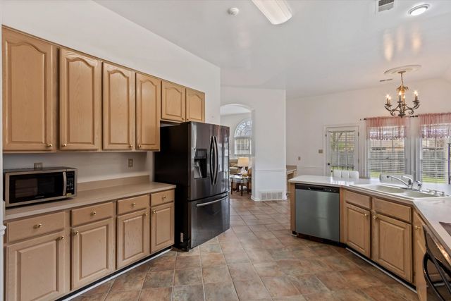 8863 TOTH CV, Memphis, TN 38016