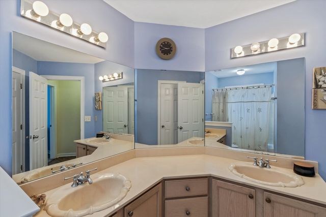 8863 TOTH CV, Memphis, TN 38016