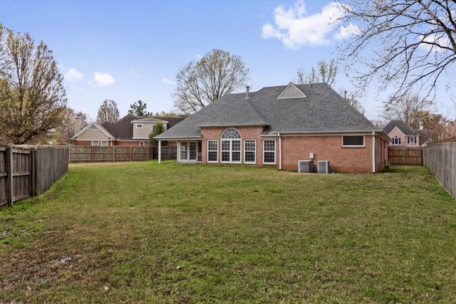 8863 TOTH CV, Memphis, TN 38016