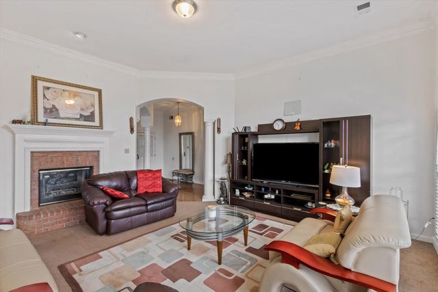 8863 TOTH CV, Memphis, TN 38016