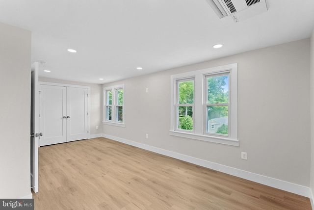 321 W J ST, Purcellville, VA 20132