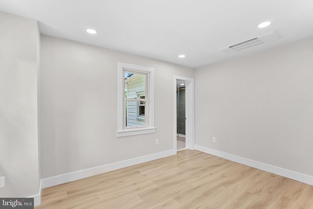 321 W J ST, Purcellville, VA 20132