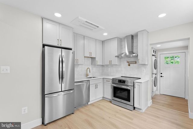 321 W J ST, Purcellville, VA 20132