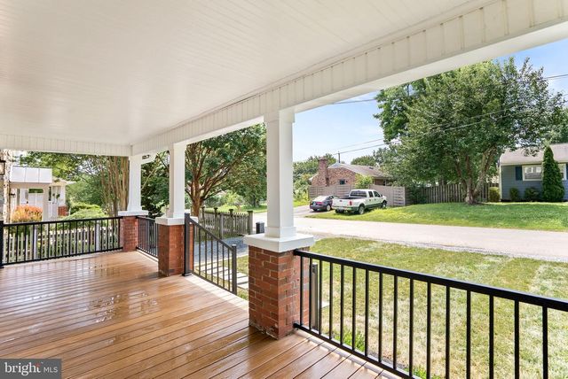 321 W J ST, Purcellville, VA 20132