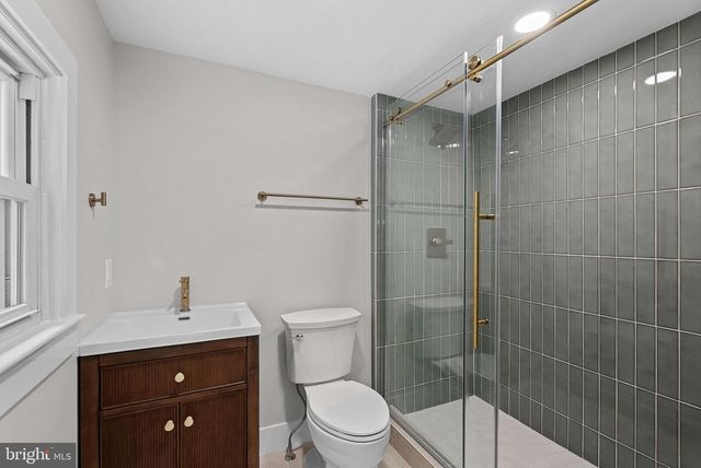 321 W J ST, Purcellville, VA 20132